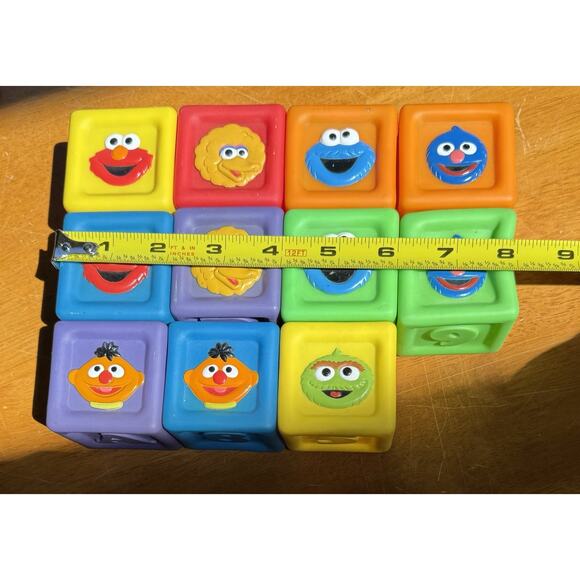 Sesame Street Character Plastic Squeaky Blocks Letters Numbers Elmo Ernie READ - Picture 2 of 7